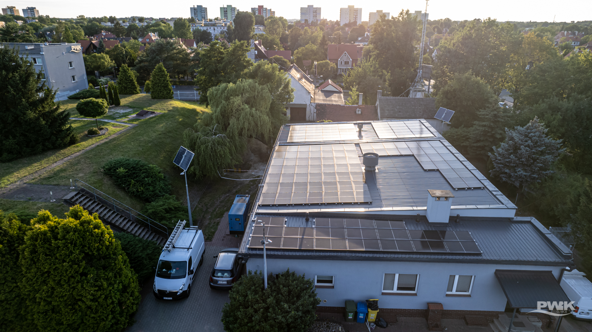 Instalacja fotowoltaiczna o mocy 48,5 kW, na dachach wybranych budynków pompowni